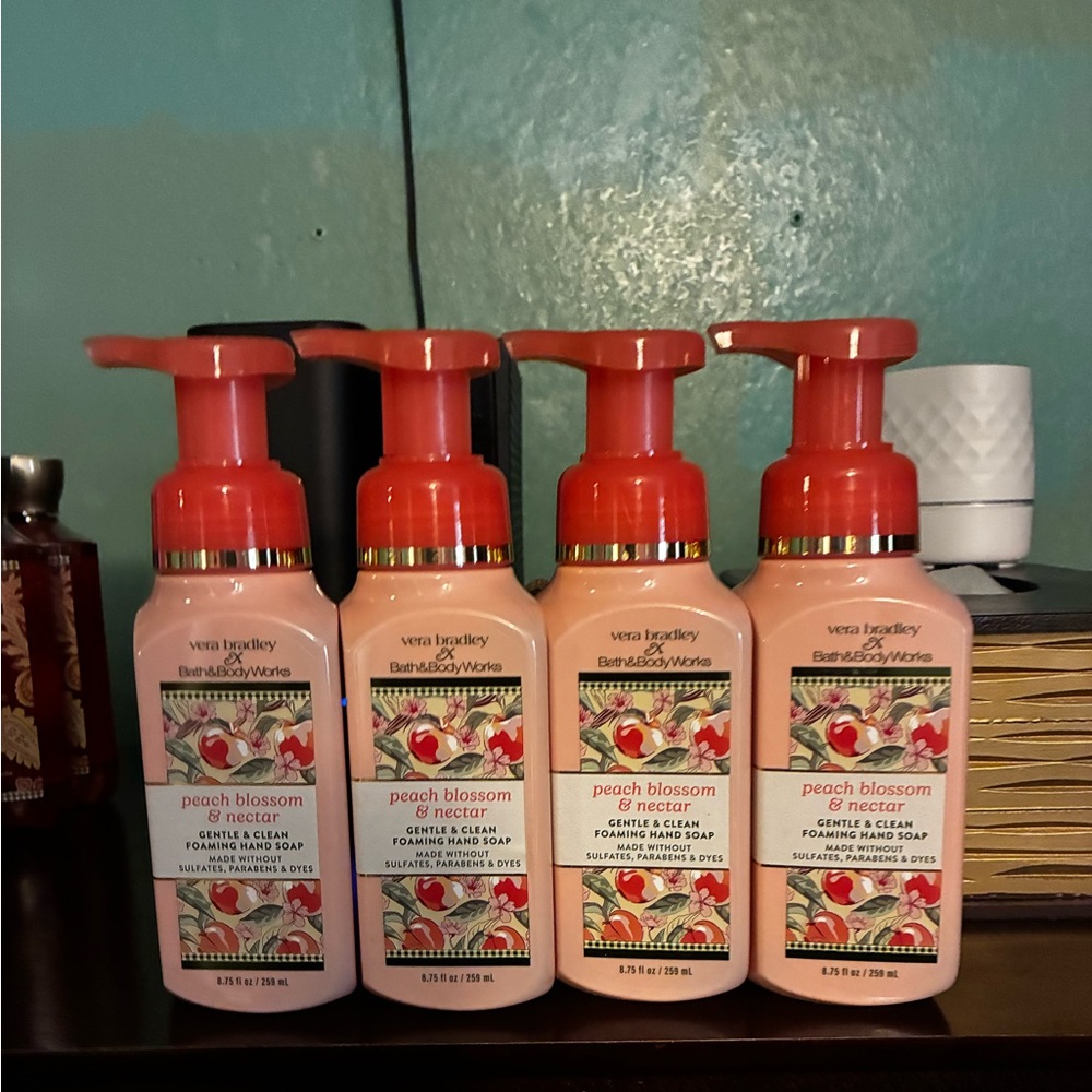 Vera Bradley X BBW’s Peach Blossom & Nectar Foaming Hand Soap (4)p